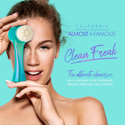 Almost Famous 2-in-1 Exfoliating Brush